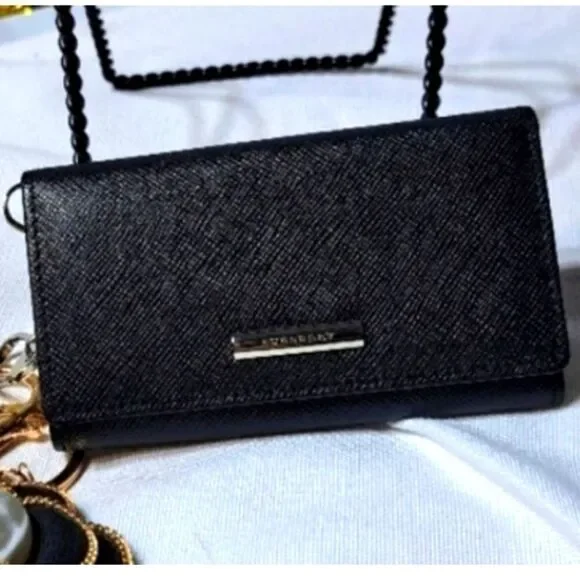 Burberry Black and Cream Key Holder - Picture 3 of 15